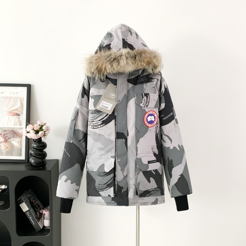 Canada Goose Men's Grey Camo Fur-Trim Hooded Puffer Jacket
